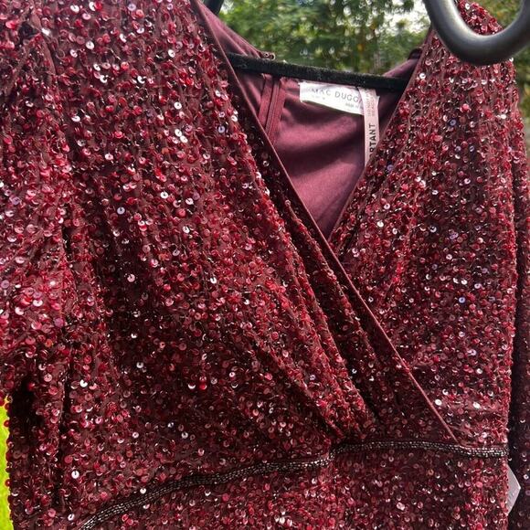 New ▶️ Mac Duggal ◀️ Mahogany Puff Shoulder Sequined Surplice Gown. Size 16 - Picture 3 of 13